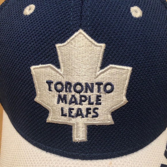 Toronto maple leafs hat - Picture 4 of 8
